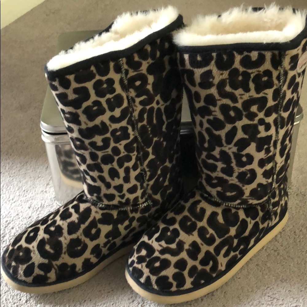 Betty-Lu’s leopard boots